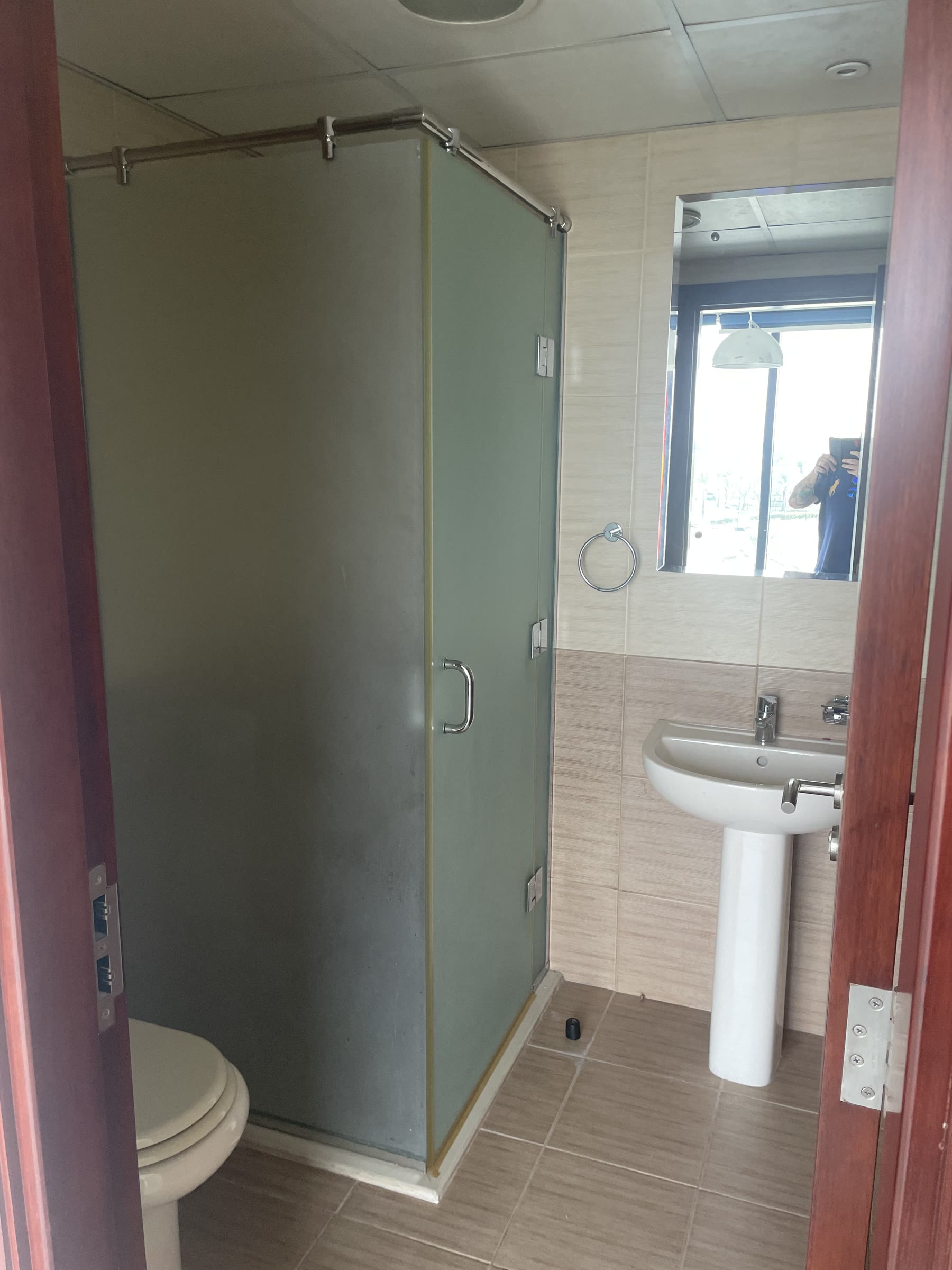 Shower room before renovation, view 1